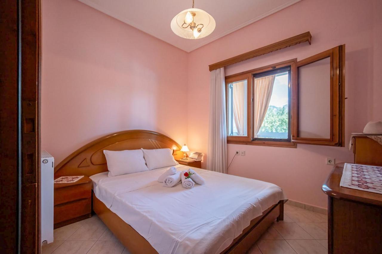 Majestic View Home Just Under Meteora Unesco Site カランバカ エクステリア 写真